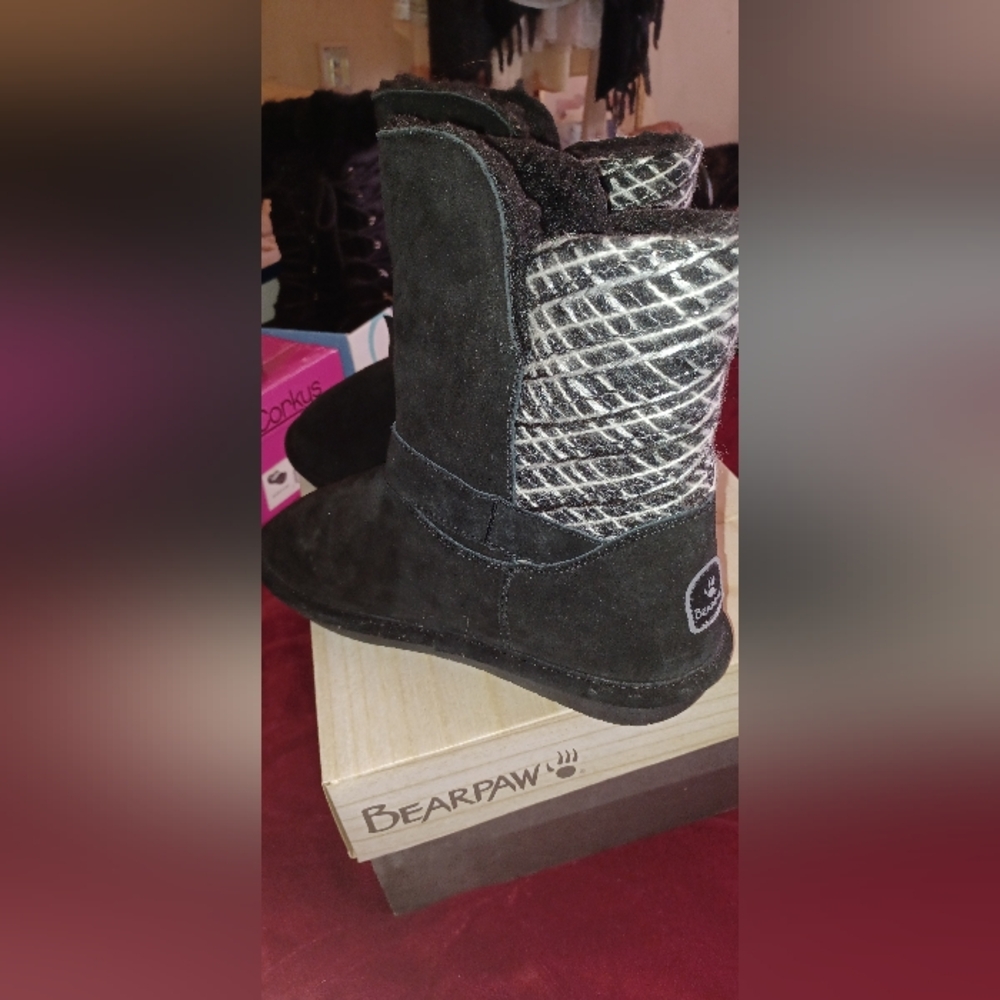 BearPaw "Geneva" Women's Black and Silver Winter Boots